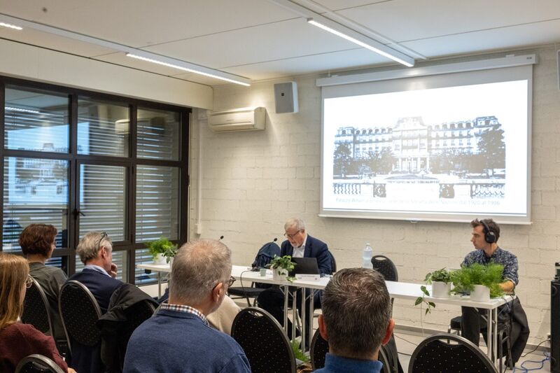 Una conferenza nella sala al secondo piano del Palexpo FEVI durante EspoVerbano