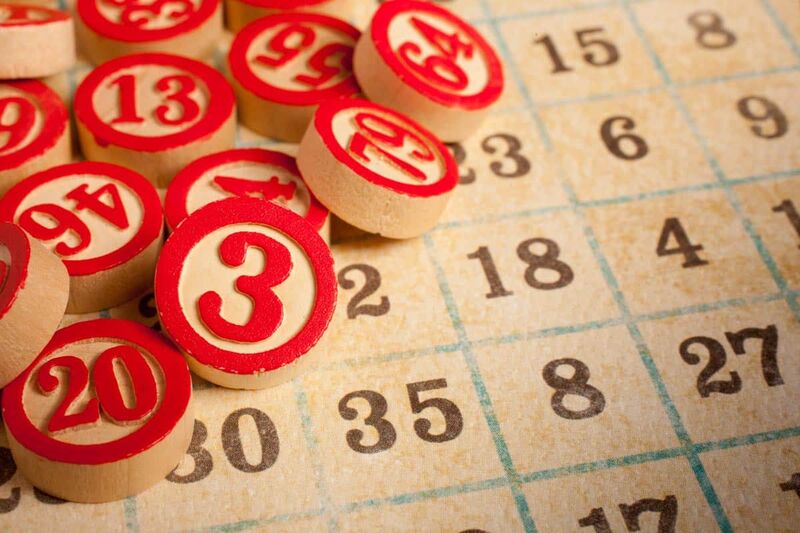 Numeri della tombola su una cartella